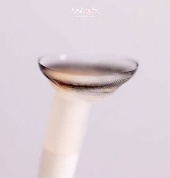Tổng hợp những khó khăn khi đeo lens và giải pháp (2).jpg